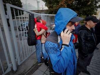 Ρωσία: Το υπουργείο Άμυνας ξεκινά την εκστρατεία της εαρινής επιστράτευσης για 160.000 νέους