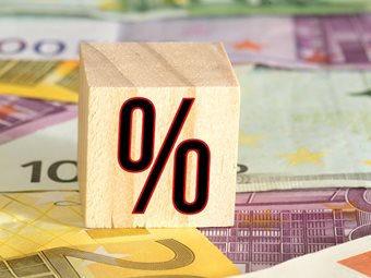 Τι σημαίνει για νοικοκυριά και επιχειρήσεις η αύξηση των επιτοκίων