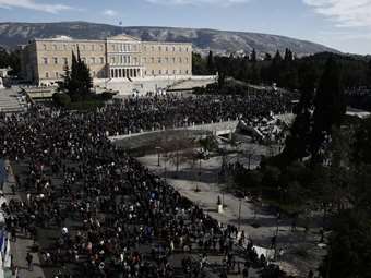 Guardian για γενική απεργία στην Ελλάδα: Τιμές Βρετανίας με μισθούς Βουλγαρίας