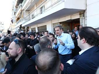 Με αντίπαλο τη χαμηλή συσπείρωση, η ΝΔ ξετυλίγει τη διττή στρατηγική προς την ευρωκάλπη