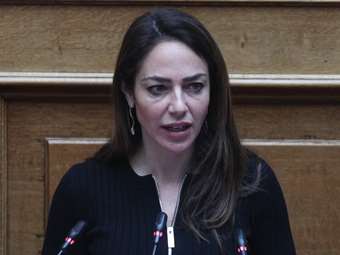 Δόμνα Μιχαηλίδου: "Όσοι χρωστούν έως 100 ευρώ θα έχουν ασφαλιστική ικανότητα"