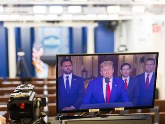 Ο Τραμπ δεν στηρίζει το όνειρο επιστροφής στην εξουσία του γιου του Σάχη