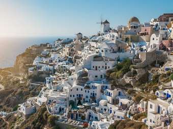 ΕΛΣΤΑΤ: Αυξημένες οι αφίξεις και οι διανυκτερεύσεις στα τουριστικά καταλύματα και τον Μάιο