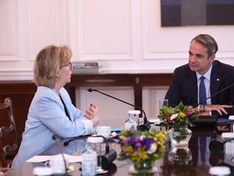 Συνάντηση Μητσοτάκη με την Επίτροπο Χρηματοοικονομικών Υπηρεσιών της ΕΕ – "Η Ελλάδα έχει αφήσει οριστικά πίσω της τα δύσκολα"