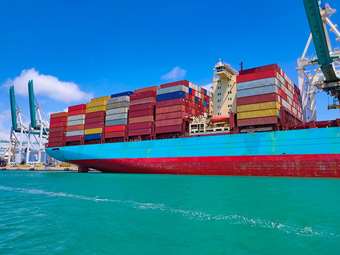 ΗΠΑ: Απροσδόκητα έντονη μείωση του εμπορικού ελλείμματος στα $86 δισ. τον Ιούνιο