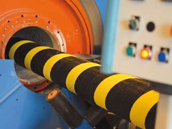 Ο στρατός της Δανίας λέει ότι παραμένει κοντά στο κινεζικό πλοίο μετά την κοπή του καλωδίου δεδομένων