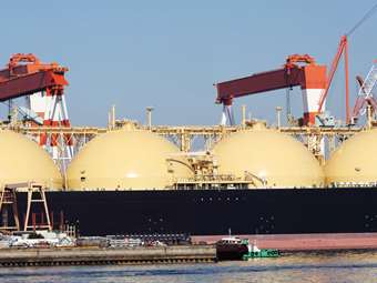 Οι κυρώσεις της ΕΕ που δεν τρομάζουν τη Μόσχα και το "κρυφό χαρτί"