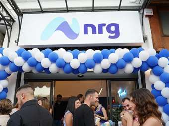Η nrg ανοίγει το νέο της κατάστημα στη Λάρισα