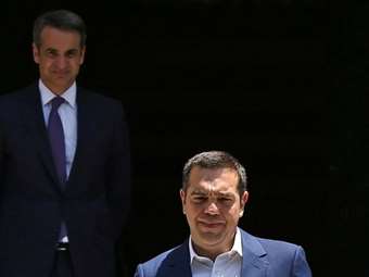 Δημοσκόπηση (Interview): Πρώτη η ΝΔ, αλλά με σημαντική πτώση - Πόσοι θεωρούν καταλληλότερο για πρωθυπουργό τον Αλ. Τσίπρα