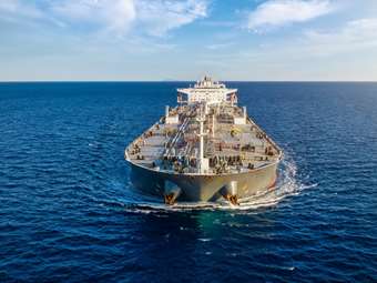 Πλοίο με ρωσικό πετρέλαιο της Rosneft αγκυροβόλησε στην Κίνα παρά τις κυρώσεις των ΗΠΑ