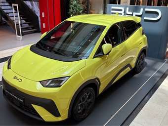 Πού θα δείτε από κοντά στην Αθήνα το νέο BYD Dolphin Surf