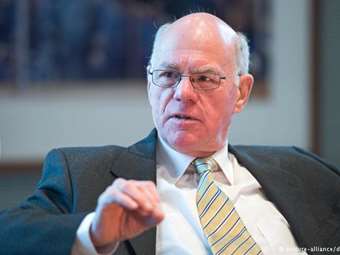 Κομισιόν: "Υπήρξε ζήτημα πρωτοκόλλου - Γι' αυτό δεν έγιναν οι συναντήσεις στη Βεγγάζη"