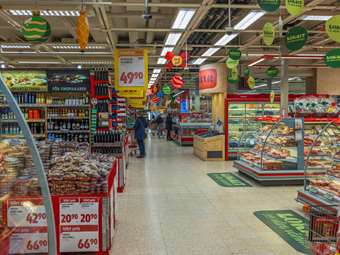 Σουηδία: Σε χαμηλό ρεκόρ οι λιανικές πωλήσεις καθώς ο πληθωρισμός "δαγκώνει"