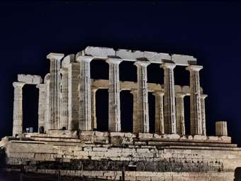 Εντυπωσιακός ο νέος φωτισμός του ναού του Ποσειδώνα στο Σούνιο – Εγκαινιάστηκε από τον πρωθυπουργό Κ. Μητσοτάκη