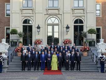 Οι 32 του ΝΑΤΟ αποφασίζουν για το 5% στις αμυντικές δαπάνες, υπό το βλέμμα του Ντ. Τραμπ