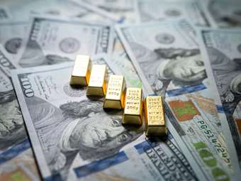 Αποδυναμώνονται δολάριο και χρυσός - Οι επενδυτές εγκαταλείπουν τα "ασφαλή καταφύγια" εν μέσω προσδοκιών αποκλιμάκωσης στη Μ. Ανατολή