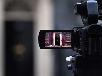 Στο μικροσκόπιο Βρετανίας και ΕΕ ο Μάντελσον για τις σχέσεις του με τον Έπσταϊν - Έρευνα για "διαρροές"