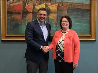 Β. Gminder στη συνάντηση με Β. Κικίλια: Καθοριστικός ο ρόλος του Λιμενικού στη φύλαξη των θαλάσσιων συνόρων