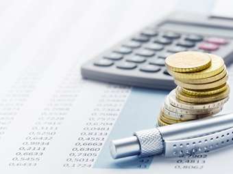 Μεγάλες αυξήσεις μισθών στην οικονομία - Διψήφια άνοδος σε τουρισμό, κατασκευές και εστίαση