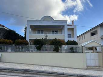 Ξανά στο "στόχαστρο" των πλειστηριασμών ο Γιώργος Χόντος της πτωχευμένης Hondos Παλλάς