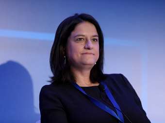 Βαρύ πακέτο στα εργασιακά για τη Ν. Κεραμέως