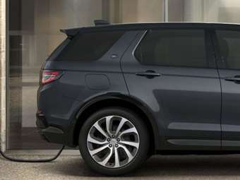 Μεγάλος όμιλος θα συνεχίσει να κατασκευάζει SUV με θερμικούς κινητήρες