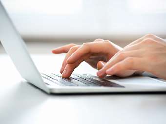 Ξεκινούν αύριο οι αιτήσεις για το "Εξοικονομώ 2025" και "Αλλάζω Σύστημα Θέρμανσης &amp; Θερμοσίφωνα"