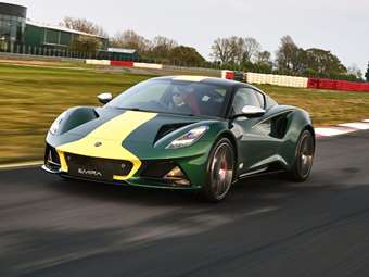 Αυτή η Lotus Emira είναι επετειακή και αφιερωμένη στον Jim Clark