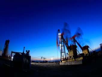 Εβδομαδιαίες απώλειες 4% για το πετρέλαιο λόγω ανησυχιών για υπερπροσφορά