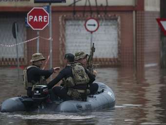 Βραζιλία: Τους 143 έφτασαν οι νεκροί από τις βροχοπτώσεις και τις πλημμύρες