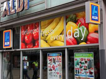 Aldi: Σχεδιάζει επενδύσεις 1,4 δισ. στερλινών έως το τέλος του 2024