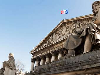 Καρκίνος του μαστού: Η Γαλλία θα αποζημιώνει την αντικατάσταση εμφυτευμάτων και το ιατρικό τατουάζ