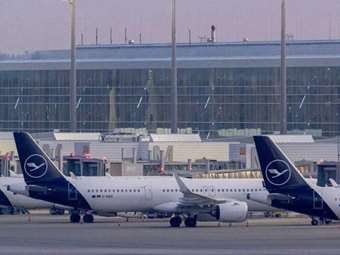 Με καθυστέρηση δύο ωρών άνοιξε σήμερα το αεροδρόμιου του Μονάχου, λόγω υπερπτήσεων drones