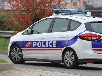 Γαλλία: Άνδρας οπλισμένος με σπαθιά τραυματίστηκε σοβαρά από σφαίρα αστυνομικού