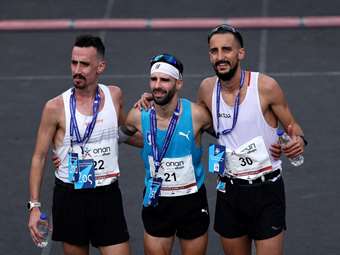 42ος Αυθεντικός Μαραθώνιος Αθηνών: Νικητής ο Παναγιώτης Καραΐσκος με χρόνο 2:20:08