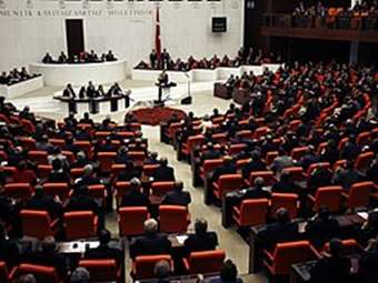 Τουρκία: Το φιλοκουρδικό DEM θέλει νόμο για τον αφοπλισμό του PKK