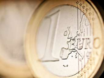 Ενισχύεται το ευρώ έναντι του δολαρίου