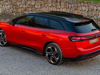 Tο VW ID.7 Tourer GTX συνδυάζει χώρους και επιδόσεις