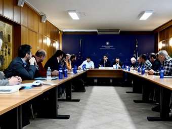 Λ. Αυγενάκης: Εντατικοί οι έλεγχοι στο μέλι, θα προστατεύσουμε την ελληνική παραγωγή - Μελισσοκόμοι: Υπάρχει θετική διάθεση