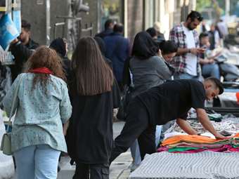 Τέλος η υποχρεωτικότητα της μαντίλας στο Ιράν