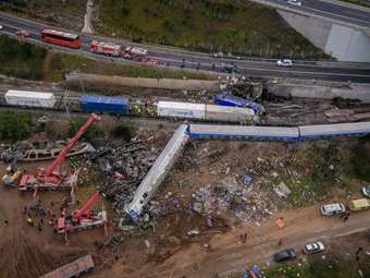 Αμηχανία στην Αντιπολίτευση μετά το πόρισμα του ΕΜΠ για το δυστύχημα των Τεμπών