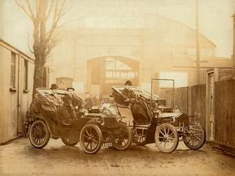 120 χρόνια Rolls-Royce: Πώς γεννήθηκε η θρυλική φίρμα πολυτελών αυτοκινήτων