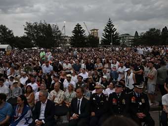 Αυστραλία: Έντονες αποδοκιμασίες κατά του πρωθυπουργού Αλμπανέζι στις εκδηλώσεις μνήμης για τα θύματα της επίθεσης στην παραλία Μποντάι