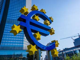 Μειώθηκε ο ρυθμός αύξησης μισθών στην ευρωζώνη το α' τρίμηνο - "Σήμα" στην ΕΚΤ υπέρ νέας μείωσης επιτοκίων