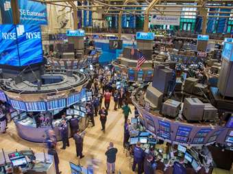 Wall: Έχασαν τα κερδοφόρα σερί τους S&amp;P 500 και Nasdaq - Άνοδος πέριξ του 1% στην εβδομάδα