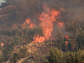 Στο ελληνικό έδαφος πέρασε η φωτιά από την Αλβανία - Εκκενώνονται τα χωριά Κτίσματα και Νεοχώριο Πωγωνίου