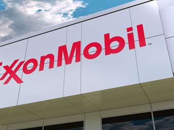 H Exxon Mobil μηνύει την ΕΕ για τον φόρο στα υπερκέρδη των πετρελαϊκών