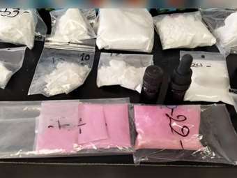 Γιος γνωστού μεγαλογιατρού και γόνοι "καλών" οικογενειών σε συμμορία που διακινούσε ναρκωτικά μέσα σε χυμούς