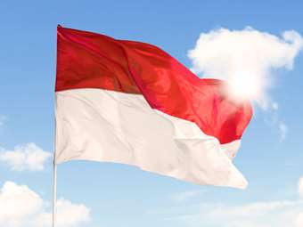 Πυρκαγιά σε φέρι στην Ινδονησία: Τρεις νεκροί - Πάνω από 500 επιβάτες διασώθηκαν