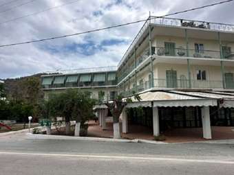 Πλειστηριασμοί: Τα γνωστά ξενοδοχεία που βγαίνουν στο σφυρί έως τα τέλη του χρόνου